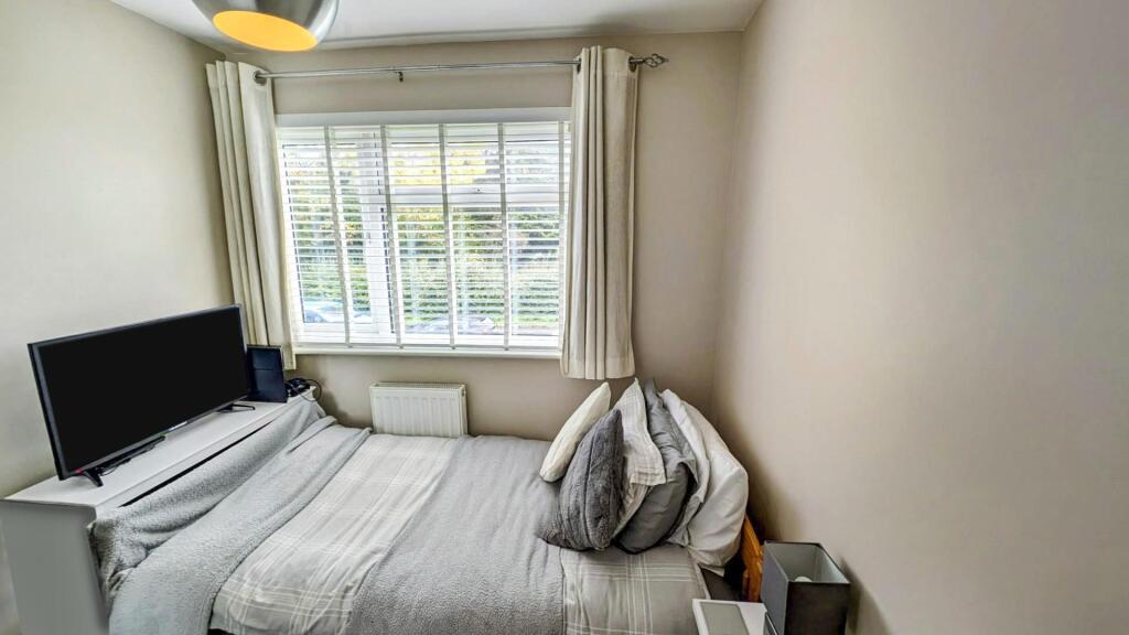 104 Stanshawe bed 3 2.jpg