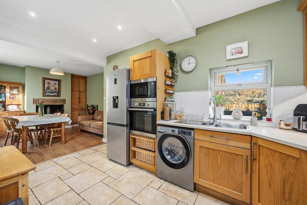 Saxton Mee 3 Undercliffe 0037.jpg