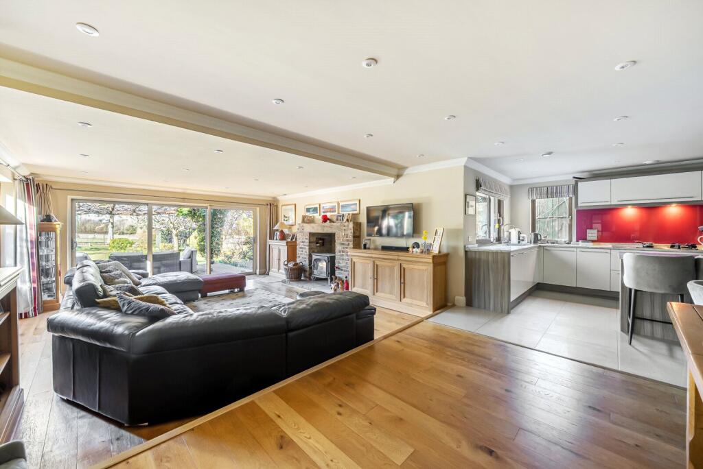 Sitting Room/Kitchen