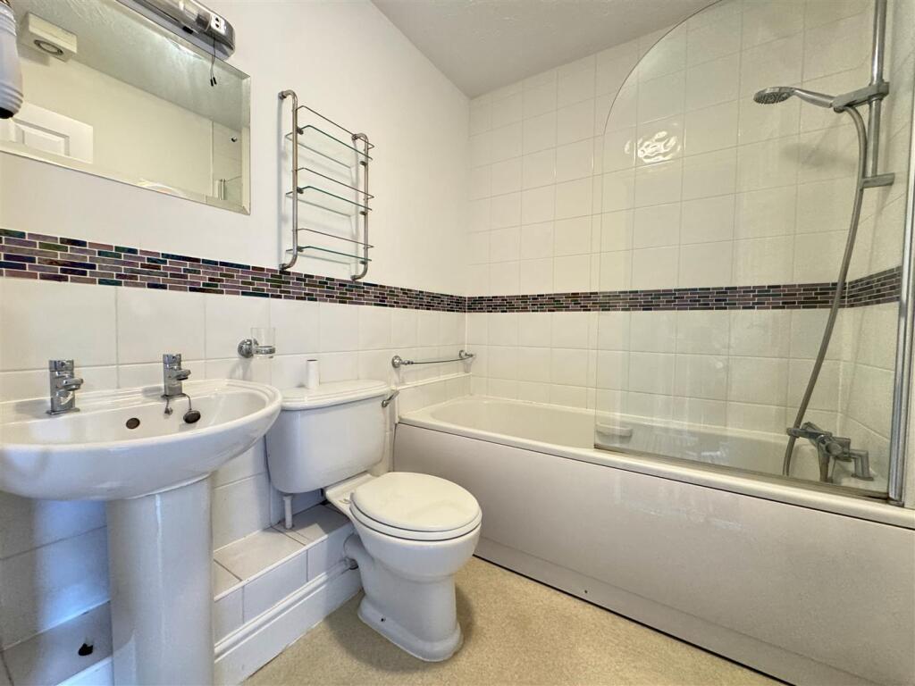 Bathroom.jpg