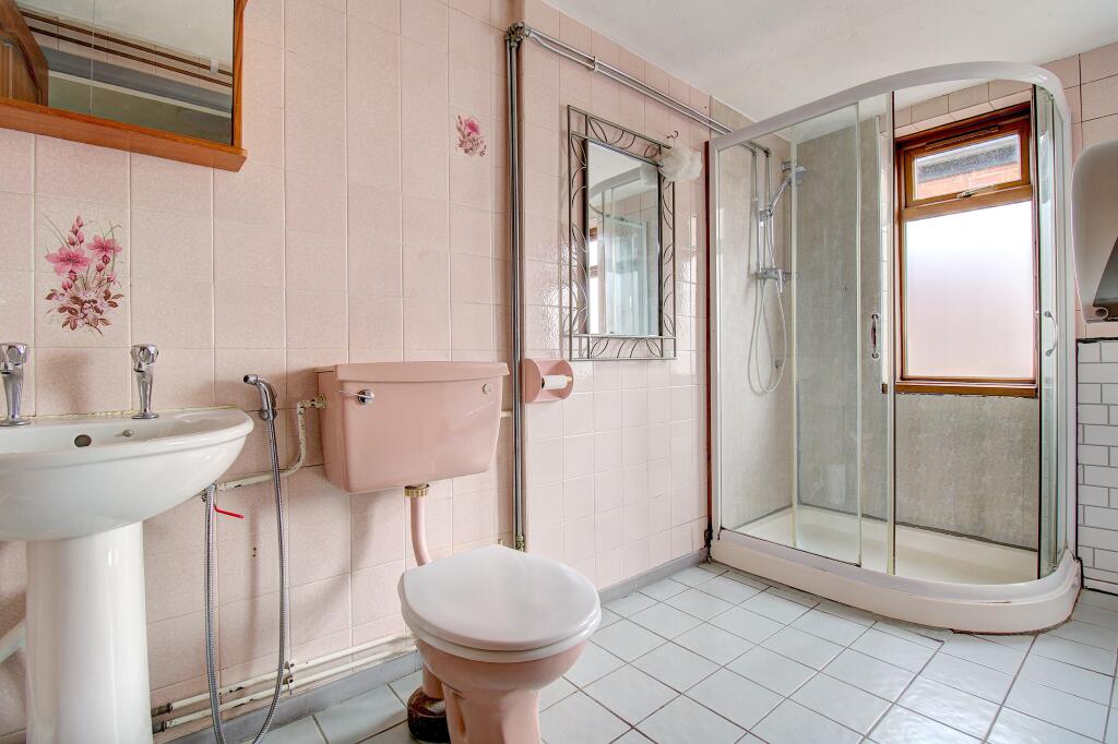 Family Shower Room