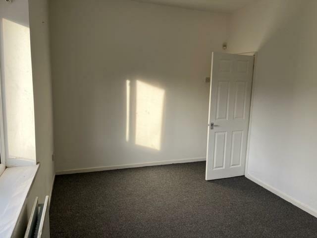 Room2b.jpg