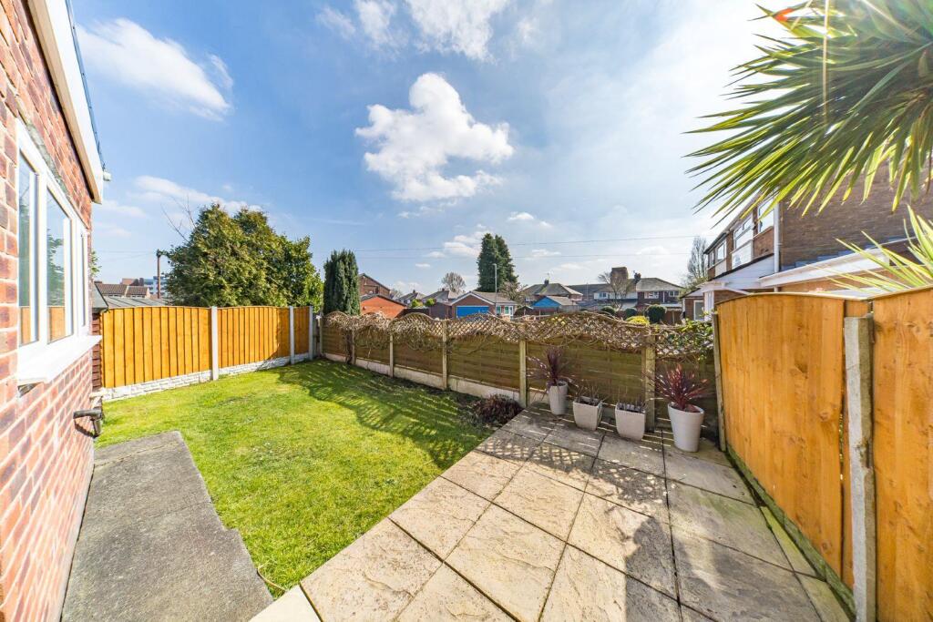 10 Birch Grove garden.jpg