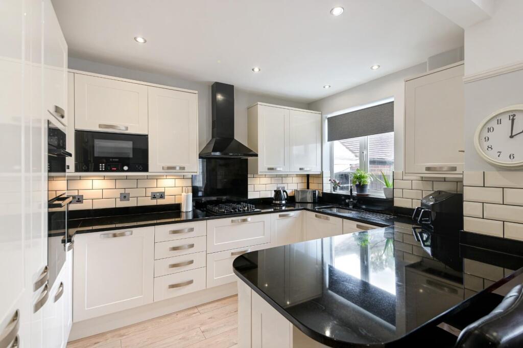 ELMWOOD DRIVE (12).jpg