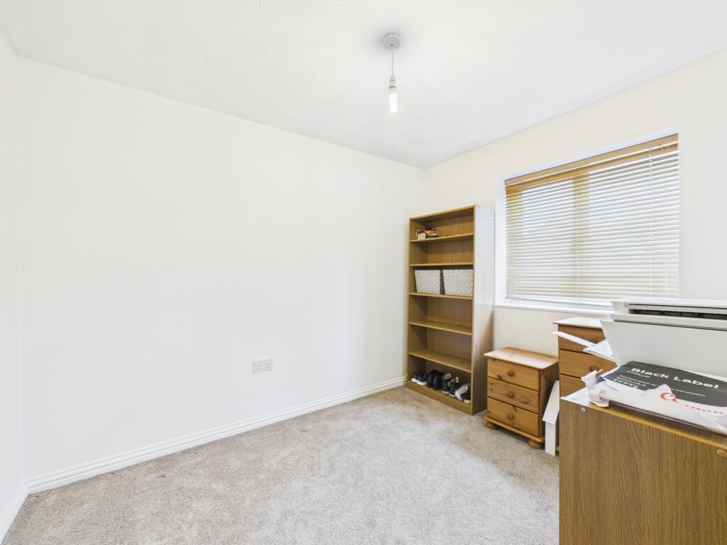 CAM03860G0-PR0440-STILL011