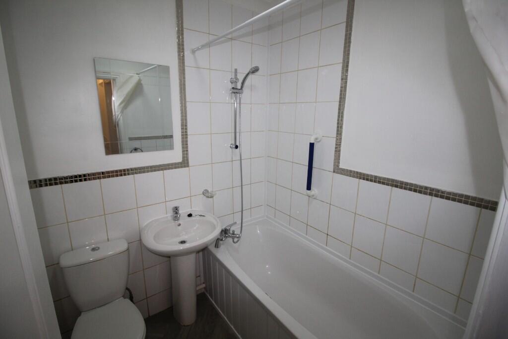 Bathroom (d)
