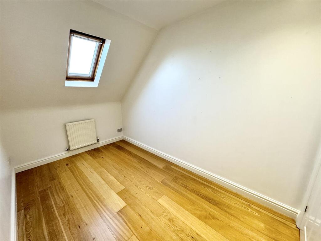 waterside bedroom side .jpg