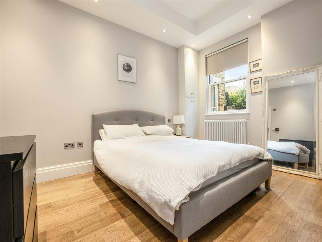 Bedroom1.jpg
