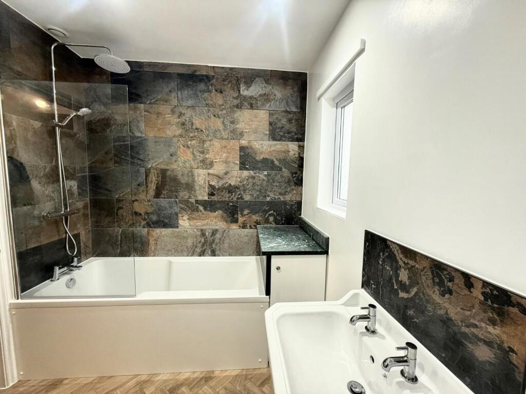 lang bathroom 1.JPG
