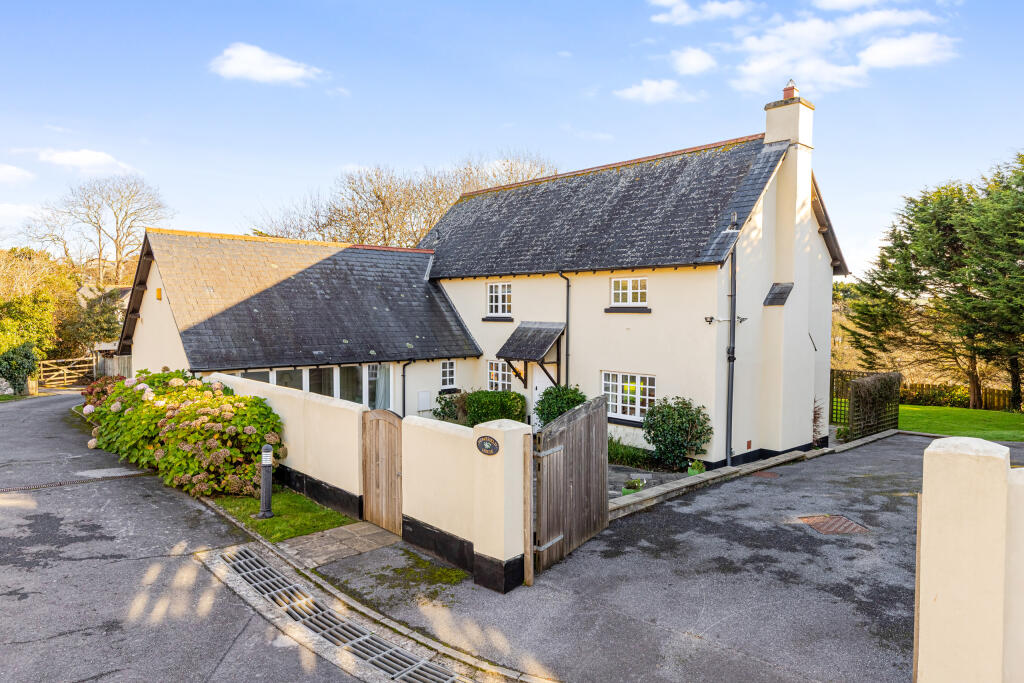 A01 - Homefield House, Thurlestone - 251120