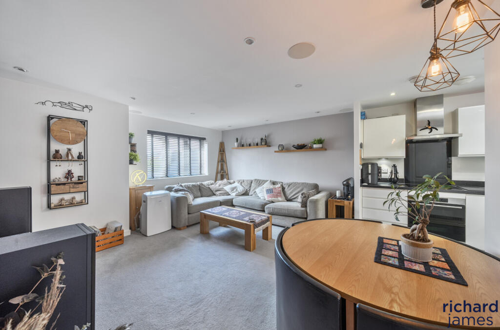 df4d44d7a8e64a95be45a7feebf5819e