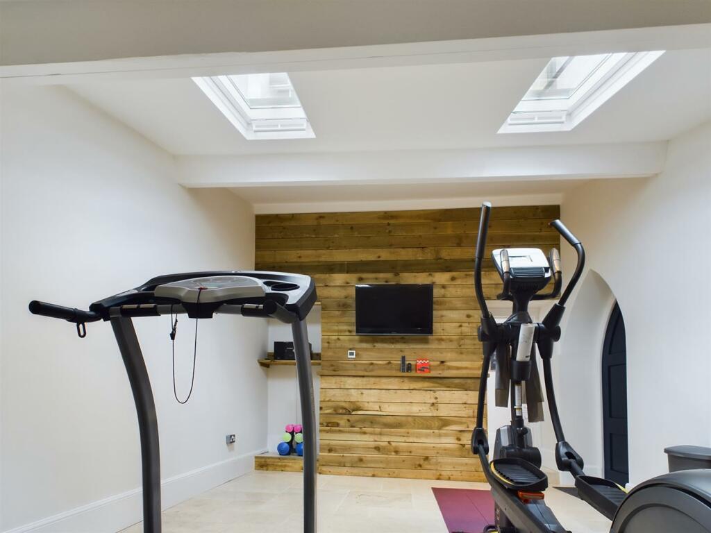 Home gym 2.jpg