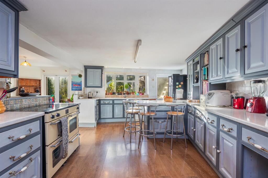 A12 - Beverly Court, Brixham - 230119.jpg