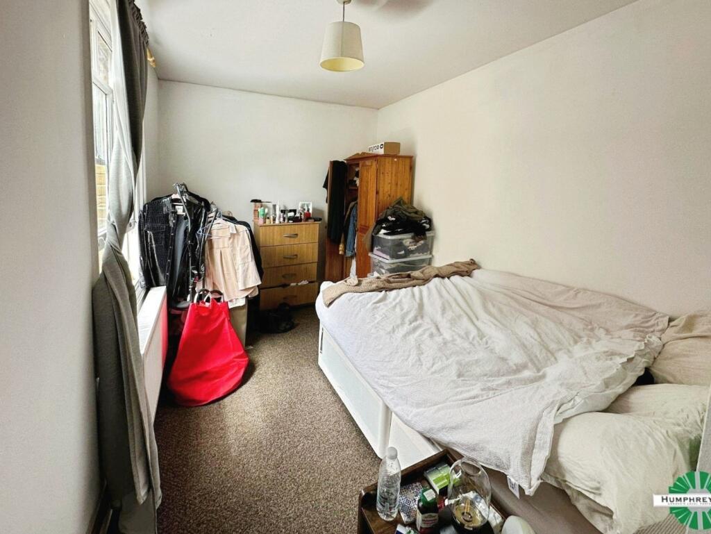pbox-bedroom-309120.jpg