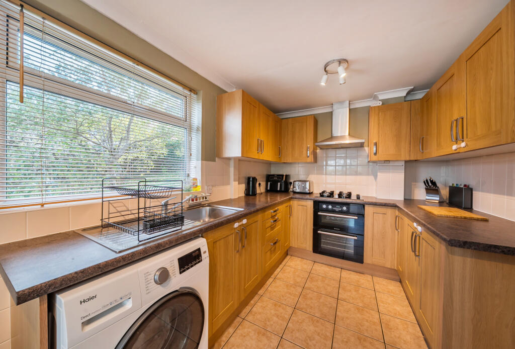 1376853-23-690dd1...