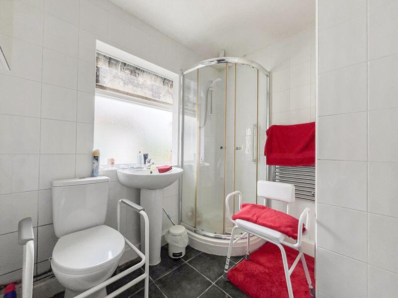 SHOWER ROOM