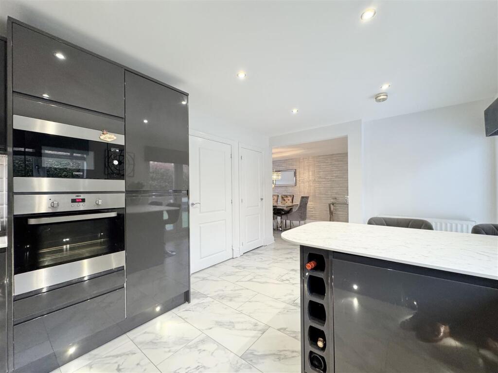 Kitchen/Dining