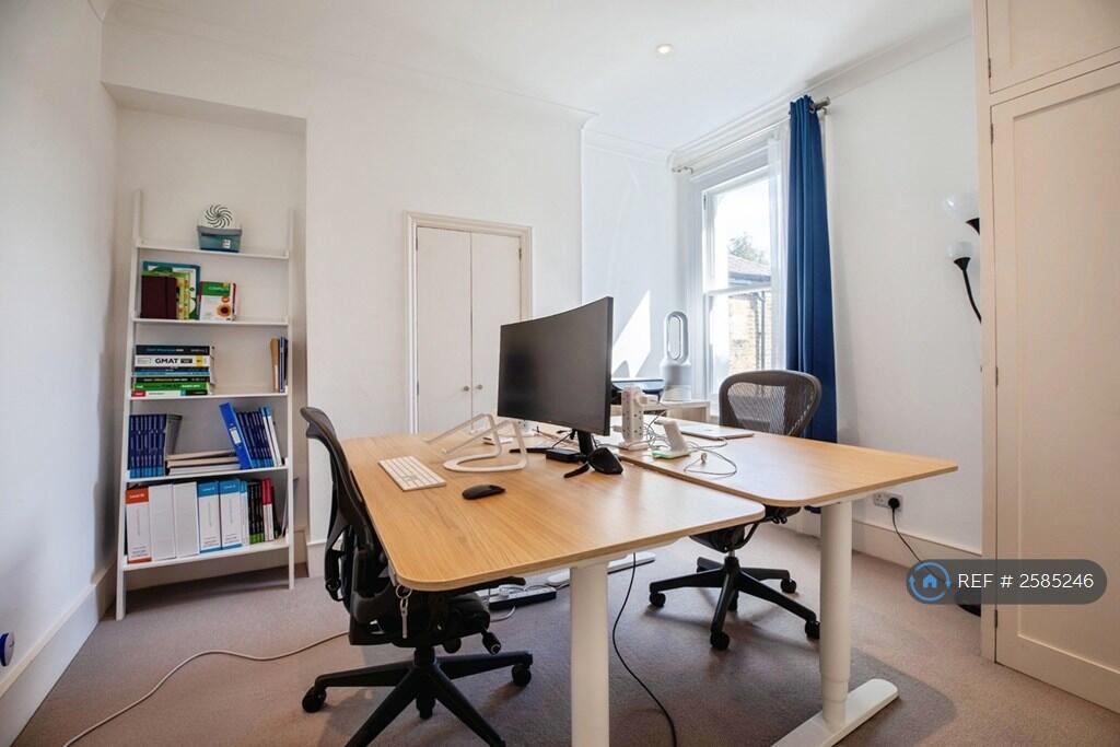 1st Bedroom (Could Be Used As Study)