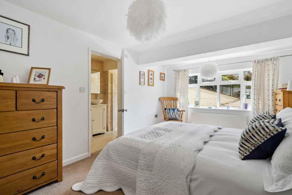 9 Priory View Bed 1 &amp; En Suite