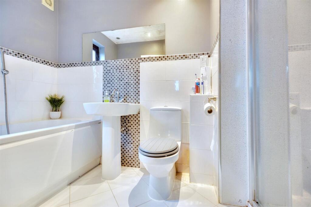 Bathroom.jpeg