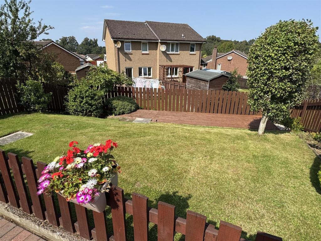 REAR GARDEN 1.JPG