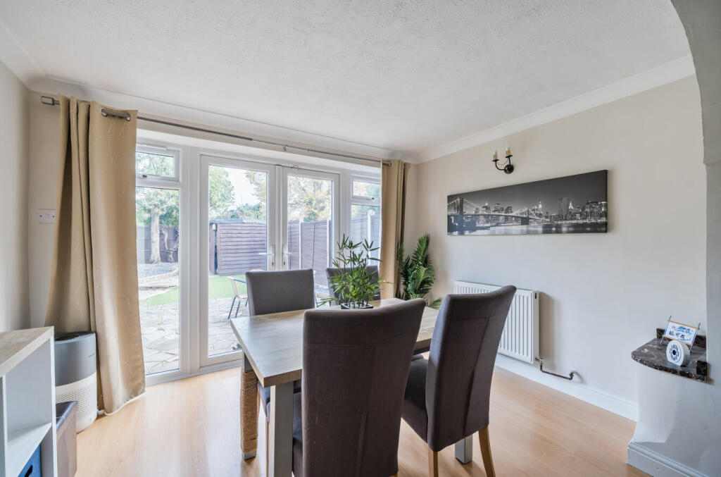 1361900-4-6908d1f...