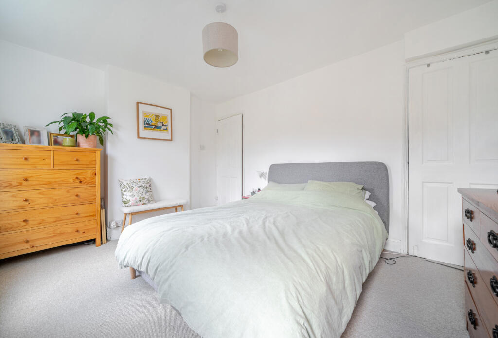 1368881-4-68f0bfa...