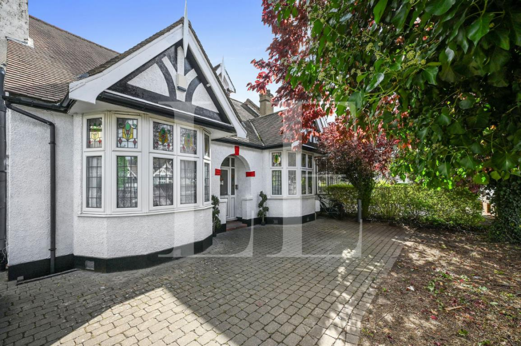 47 Westrow Gdn (2).png