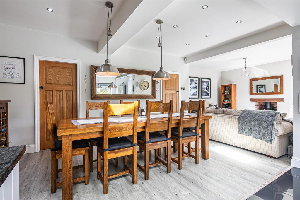 Dining kitchen overall