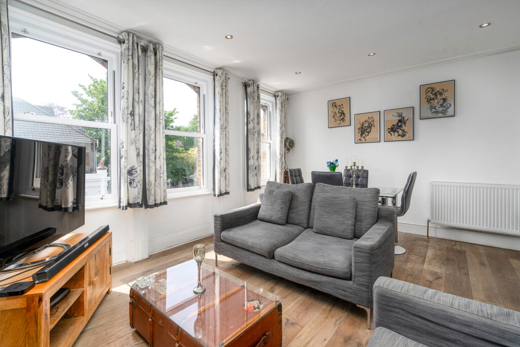 Reception 3 2 bedroom Flat Anerley Road SE19 For Sale