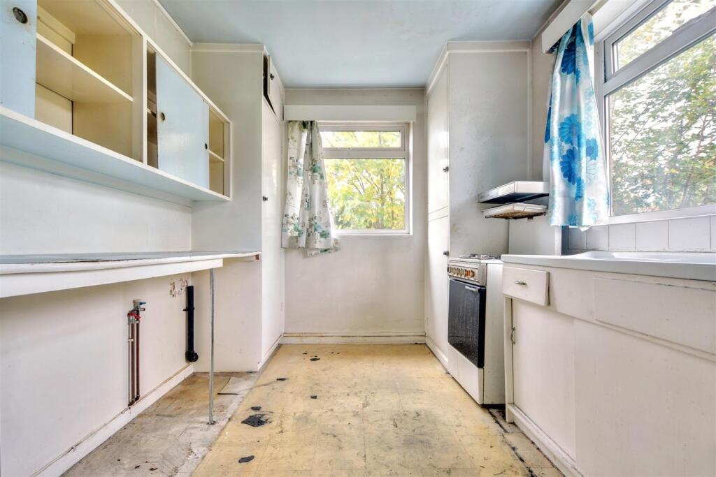 Kitchen (2).jpeg