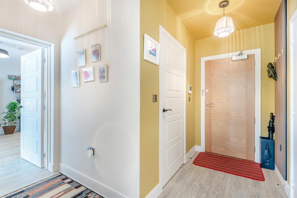 8665383-interior15.jpg