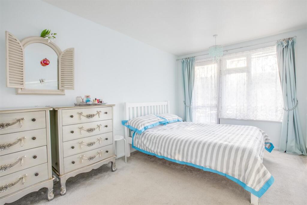 Flat 4, Seven Acre house, Queensmead Road, HP10 9X