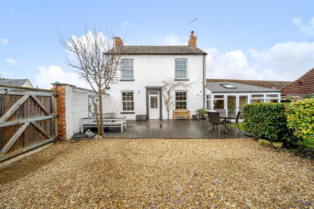 Rose Cottage, 15a Browns Yard, Towcester (2).JPG