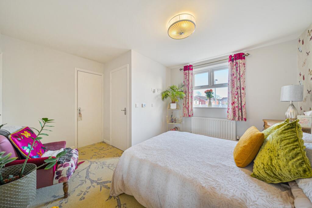 1383222-5-692079bb2fbbd-ARW-1