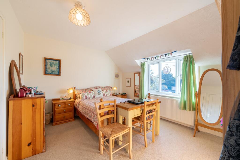 20241003154257 - 74A02621-HDR - 4 Garrison Lane, F