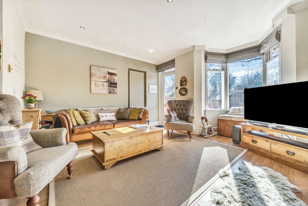 Living / Dining R...