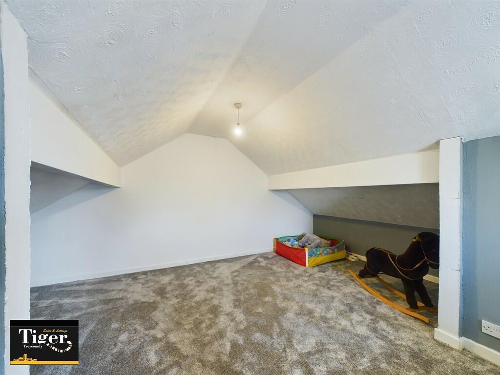 CAM02176G0-PR0311...