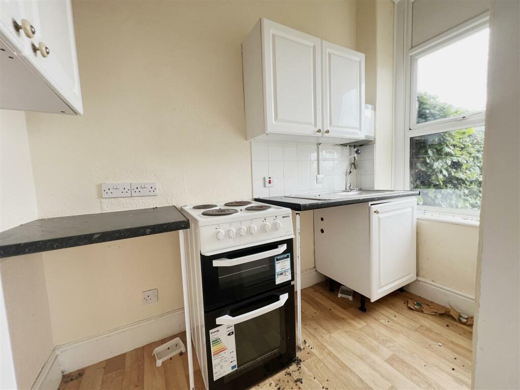 7 - Block of Flats for Auction, Downend, Bristol.J