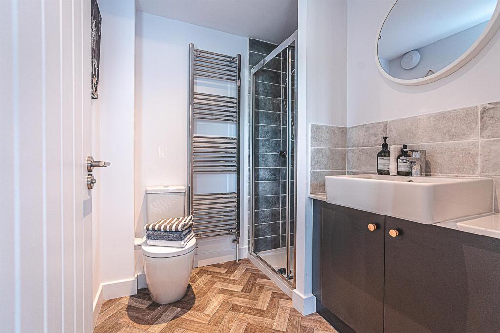 ENSUITE