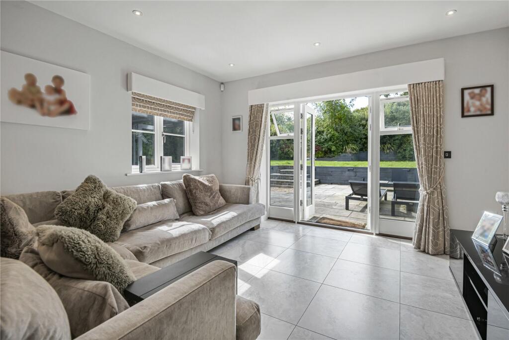 Kitchen Seating Area