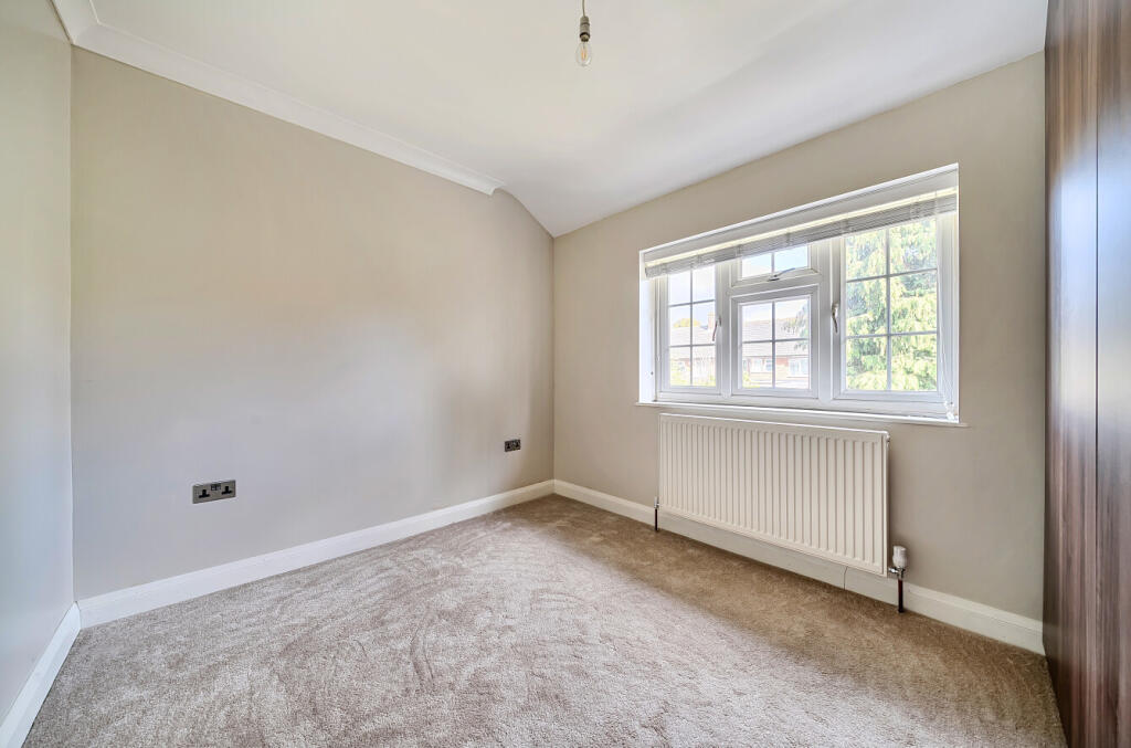 1358536-12-68d2a8...