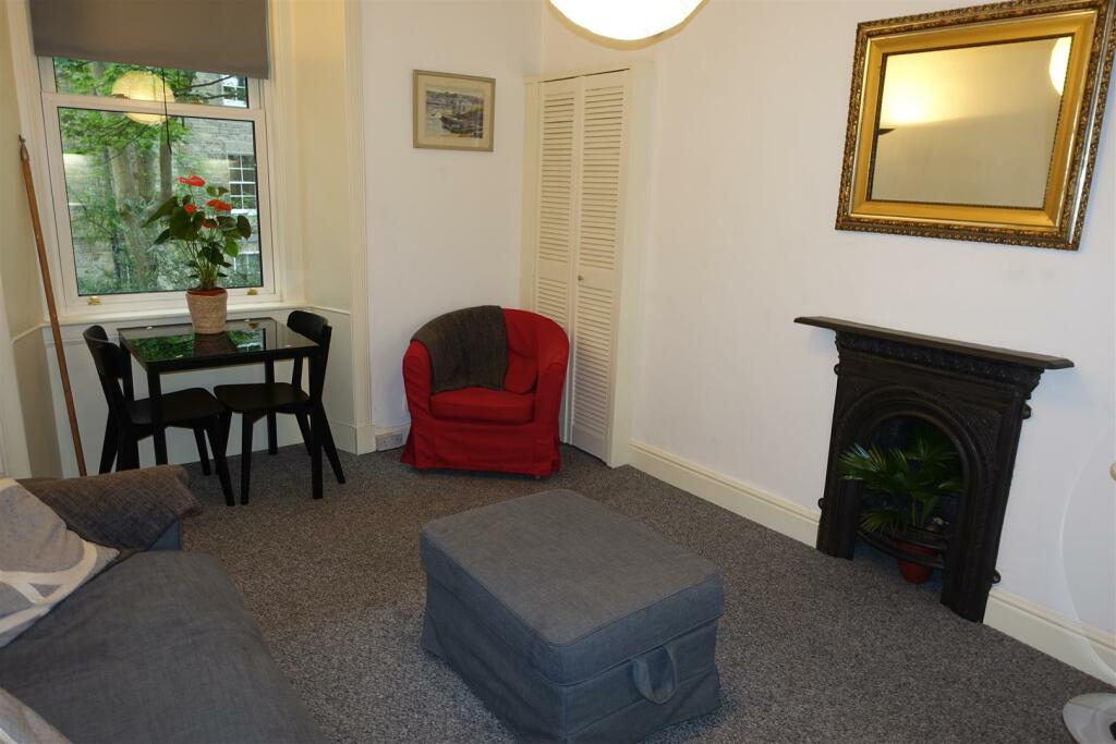 Lounge Kitchen