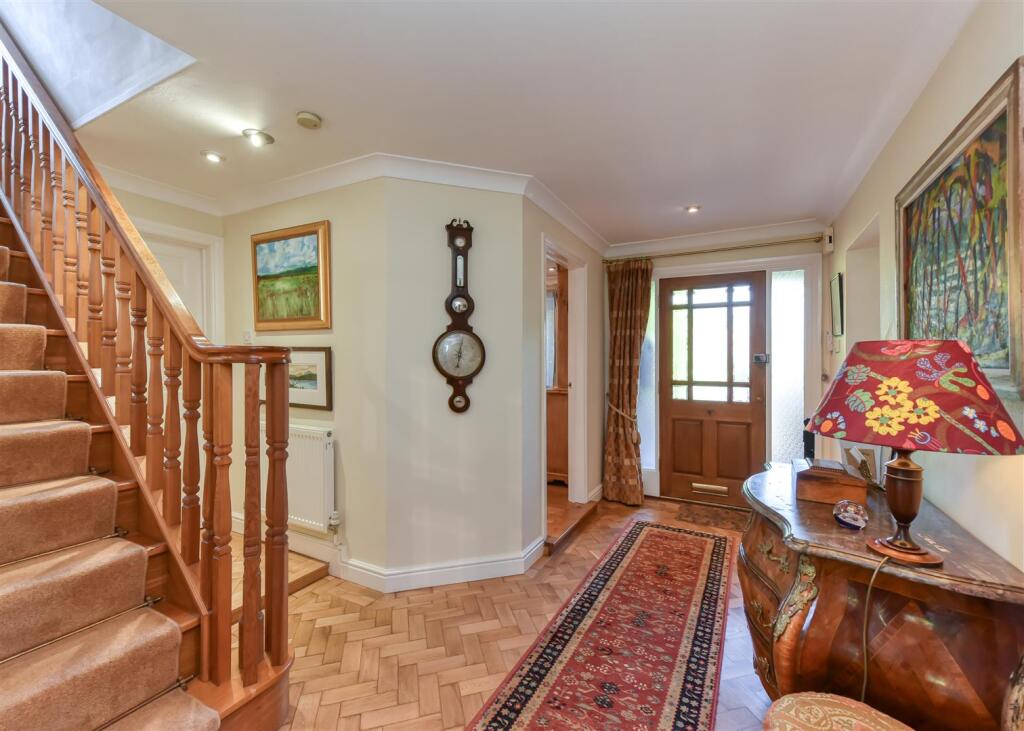 1 Castlecroft Lane-hall1.jpg