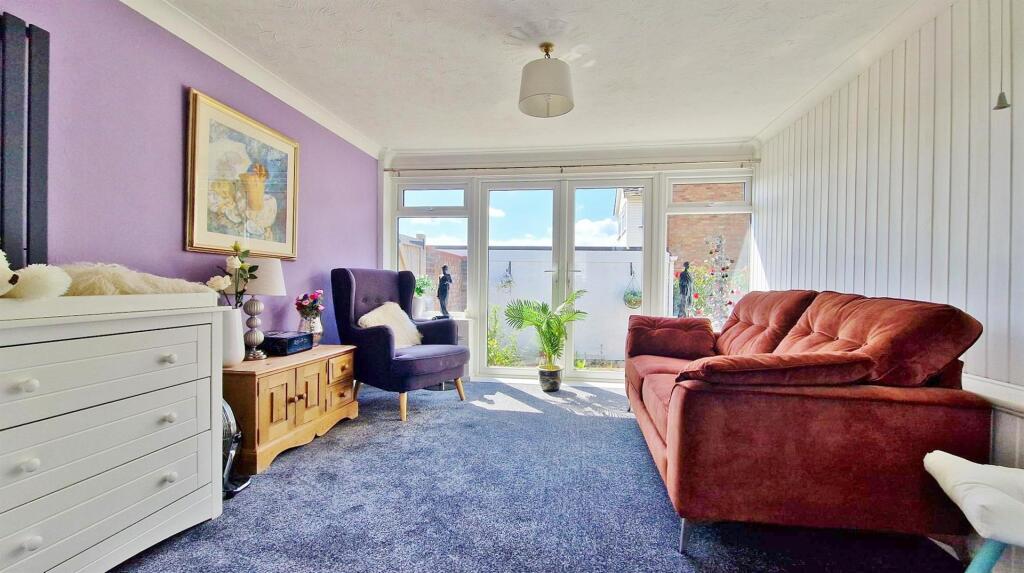 Sitting Room/Bedroom 3