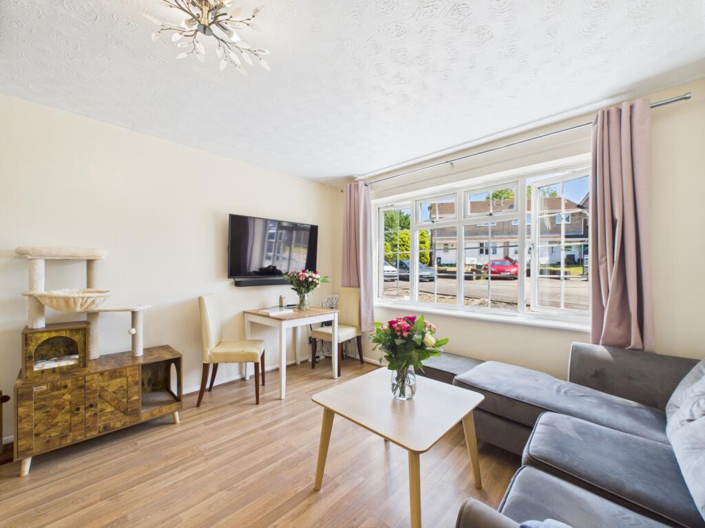 CAM02023G0-PR0156-STILL032