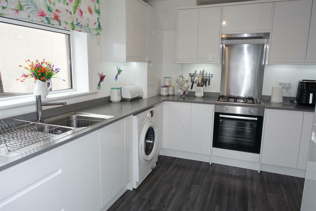 Kitchen 1.JPG