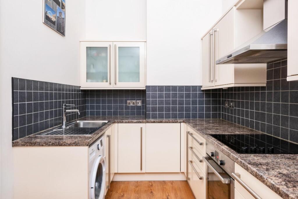 F5, 33 Grosvenor Place, Bath, BA1 6BA-10.jpg