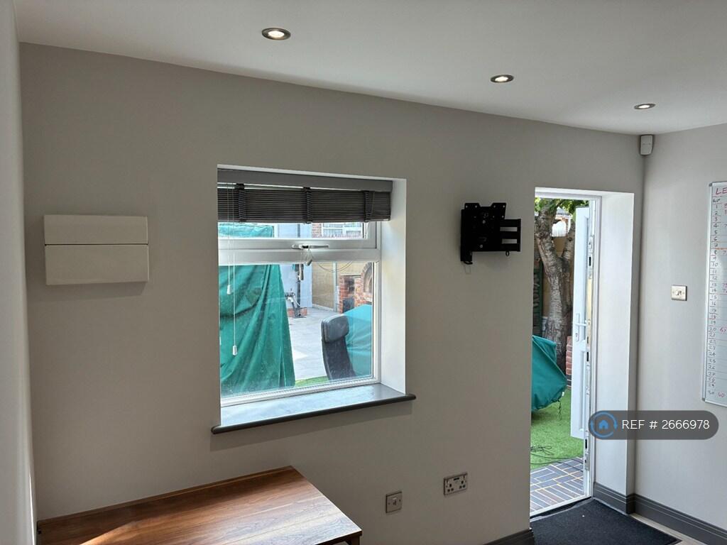 Office (1/2) (Private)
