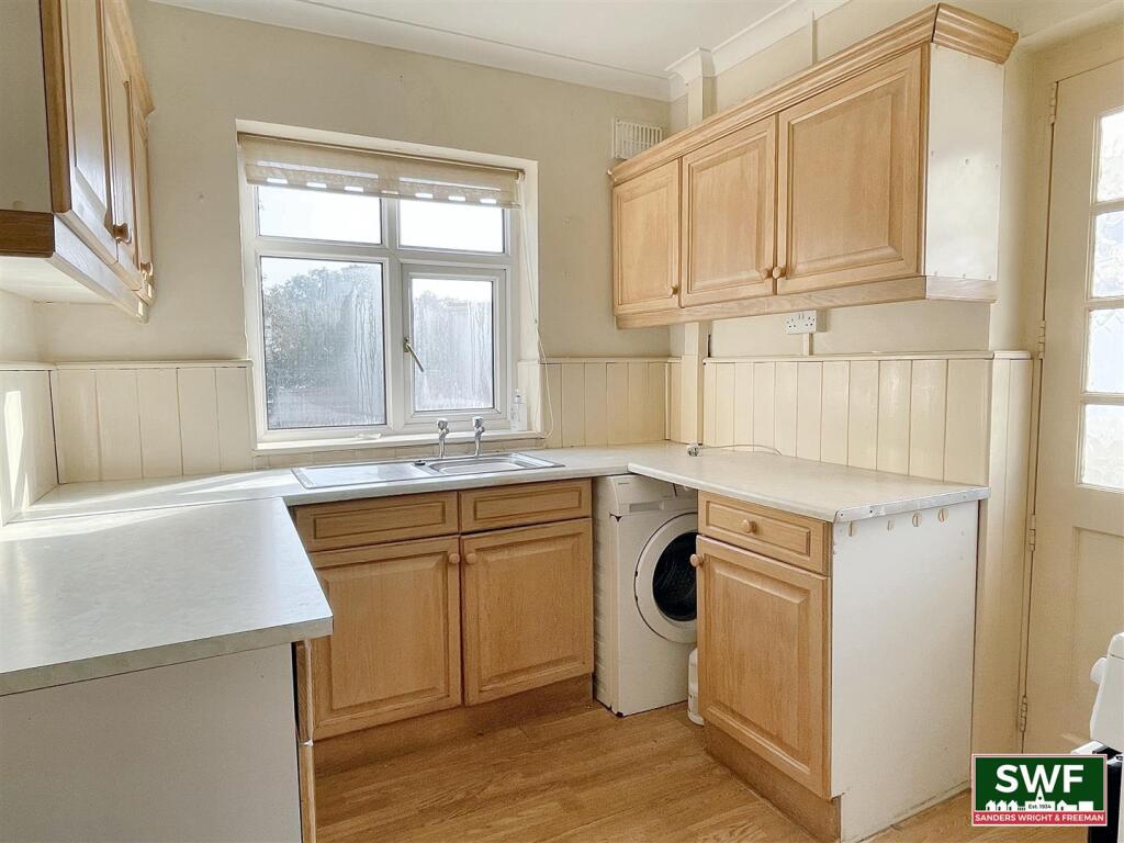 Kitchen1.jpg